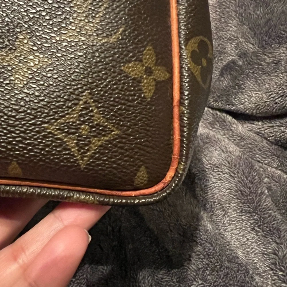 Louis Vuitton Speedy 25 *USED* - Picture 13 of 15